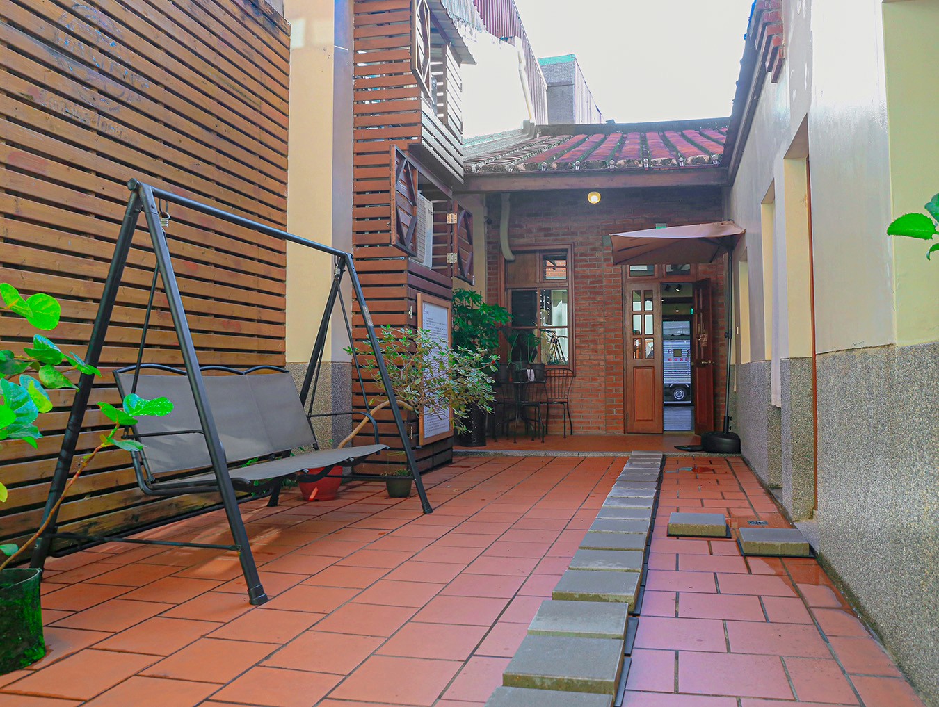 2024臺北古蹟日 漸層臺北 台北景點 李臨秋故居 霞海城煌廟 貝殼好室 新芳春茶行 臺北老屋探險隊 導覽路線 老屋翻新 新北古蹟