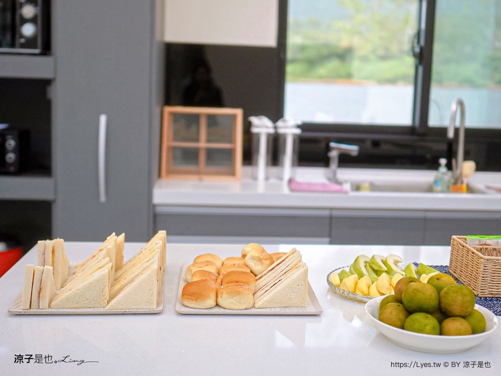 墾丁包棟民宿 屏東住宿 滿州住宿 touch villa 泳池 房型 庭院 卡拉ok 烤肉