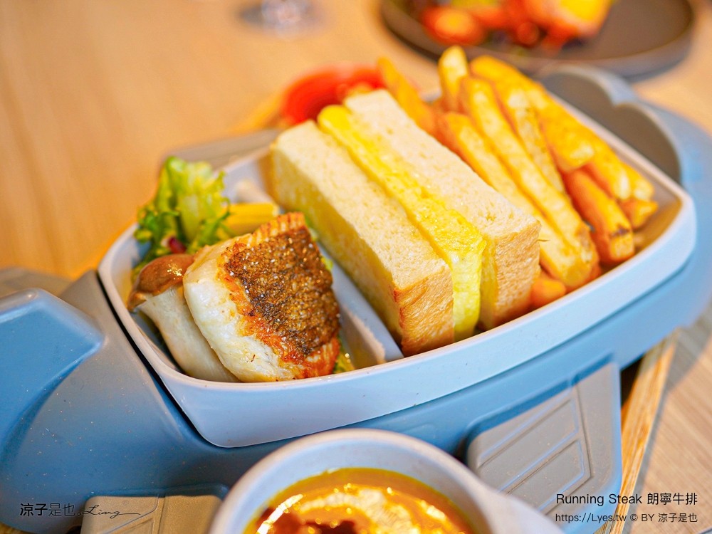 朗寧牛排 菜單 南投埔里 美食 生日優惠 慶生餐廳 18度c 軌道車送餐 訂位 running steak