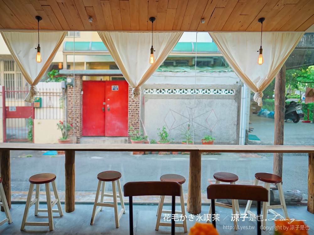 花毛かき氷喫 菜單 台中冰品 南屯 黎明新村裡 老屋文青 日式刨冰店 咖啡鬆餅茶