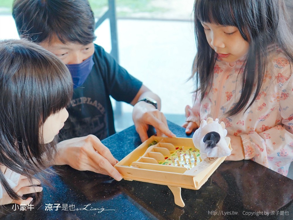 小蒙牛頂級麻辣養生鍋 台中 台灣大道 麻辣火鍋吃到飽 哈根達司 和牛 美食 菜單 優惠 兒童節活動