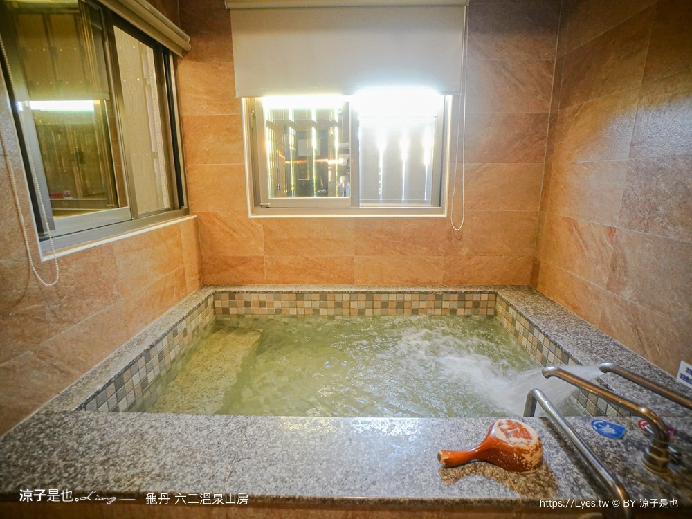 六二溫泉山房 龜丹溫泉住宿 台南溫泉飯店 大眾湯 湯屋 溫水脈衝池 溫水spa按摩池 台南親子住宿