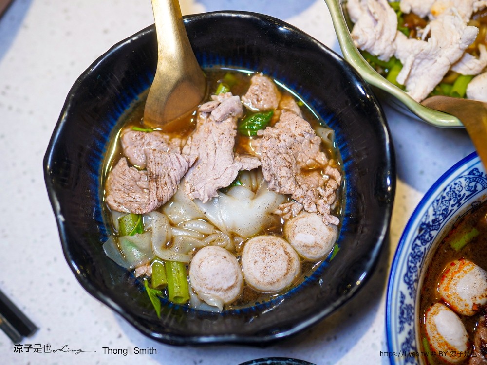 通思密船麵 thong smith 菜單 曼谷船麵 terminal 21 asok 泰國美食 和牛船麵 曼谷必吃
