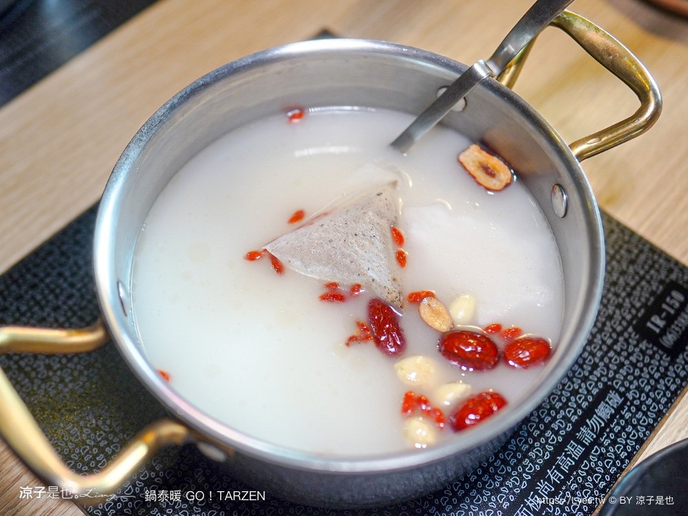 鍋泰暖 台中大里店 菜單 生日壽星優惠 泰式料理 火鍋吃到飽 自助吧 大里美食 親子友善餐廳 冬陰功火鍋 台中聚餐