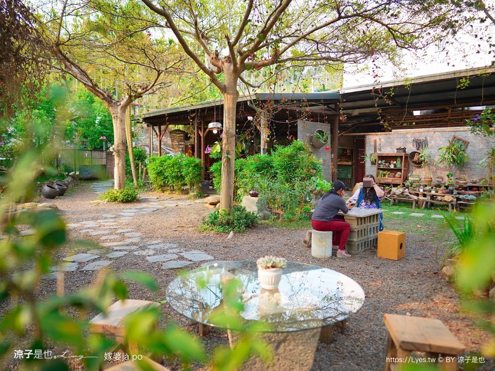 嫁婆咖啡 菜單 埔里秘境咖啡 南投森林系餐廳 樹屋 埔里庭園咖啡 蔬食 披薩 甜點