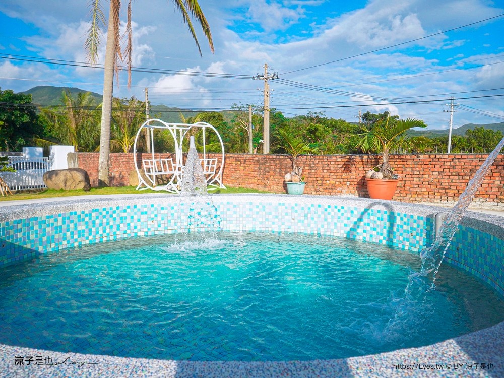 墾丁包棟民宿 屏東住宿 滿州住宿 touch villa 泳池 房型 庭院 卡拉ok 烤肉