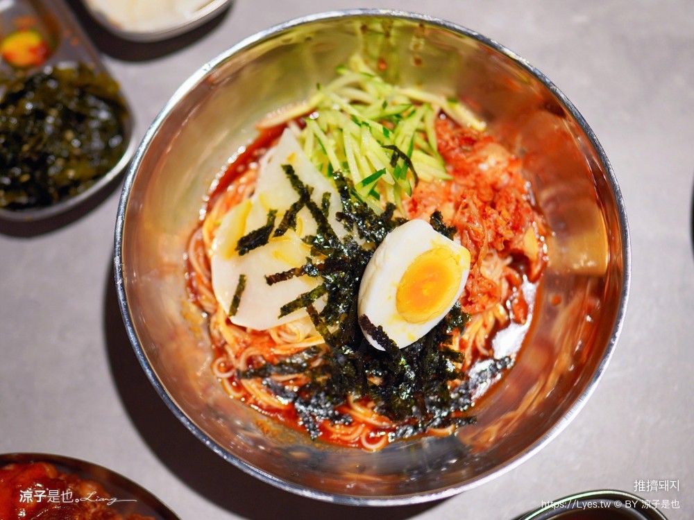 推擠 美食小吃 韓國烤肉 韓式小菜吃到飽 霜淇淋 無限供應