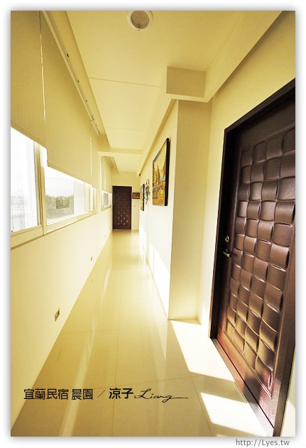 宜蘭民宿-晨園民宿-靠近傳藝中心，每間房都有陽台可以放空的宜蘭民宿