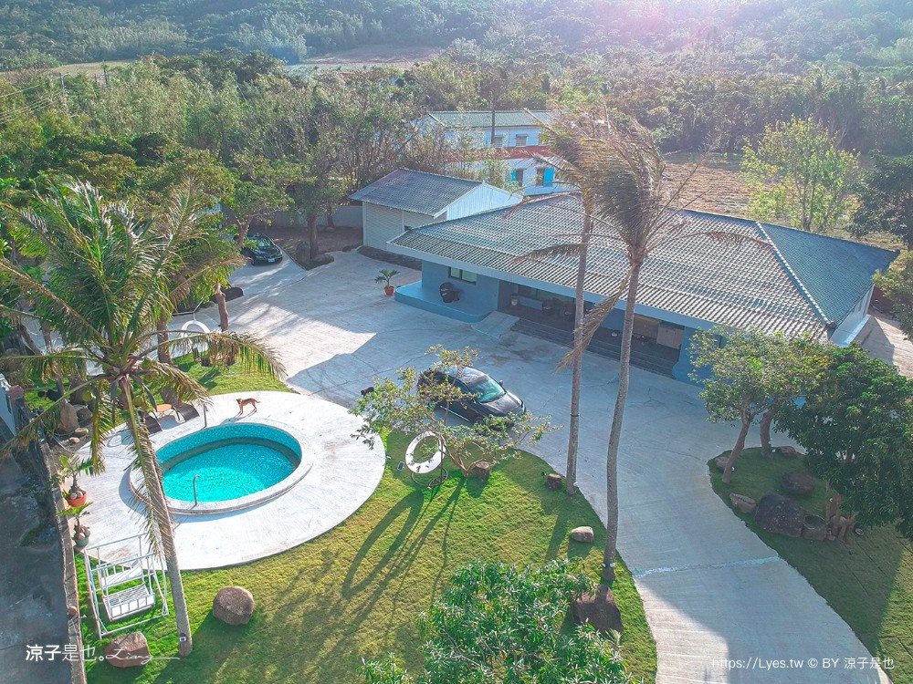 墾丁包棟民宿 屏東住宿 滿州住宿 touch villa 泳池 房型 庭院 卡拉ok 烤肉