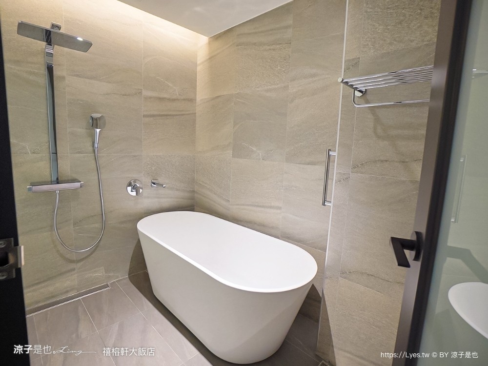 禧榕軒大飯店 台南新開幕 火車站住宿飯店 雙人房 四人房 家庭房 房型開箱 頂樓空中花園泳池 房價