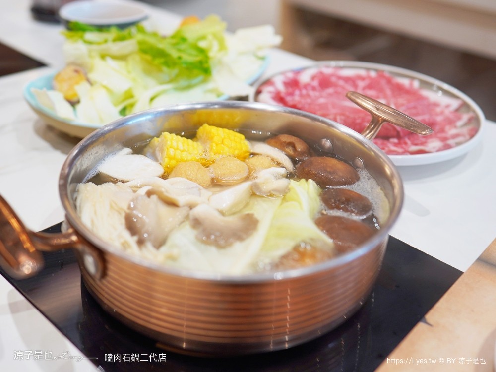 嗑肉石鍋 北屯軍福店 全新二代店 台中火鍋吃到飽推薦 蔬菜 火鍋料 飲料 冰品自助吧 buffet