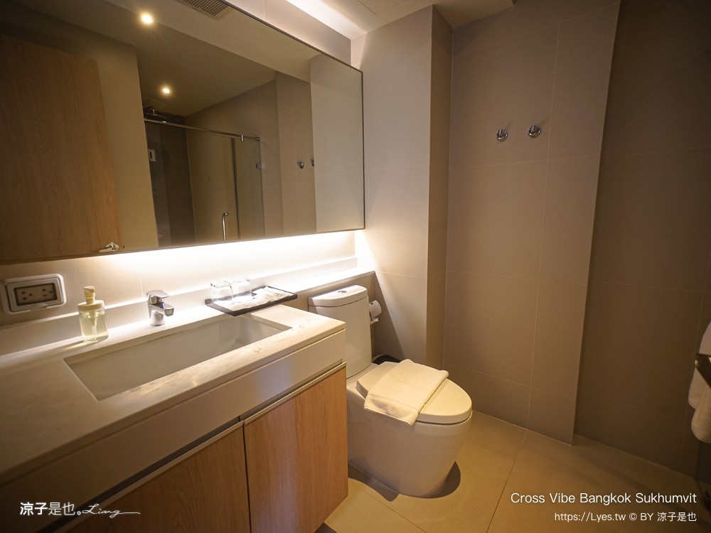 曼谷住宿 泰國飯店 cross vibe bangkok sukhumvit 四星級 親子飯店推薦 bts nut 公寓式旅店 房價 交通 素坤逸