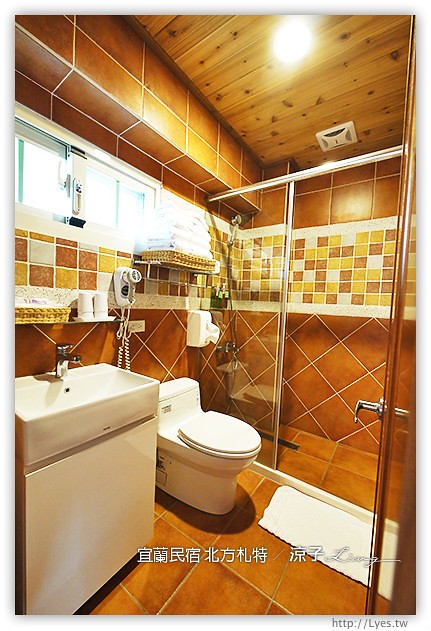 宜蘭民宿-北方札特(古堡館房間篇)-充滿木頭香氣的宜蘭城堡民宿