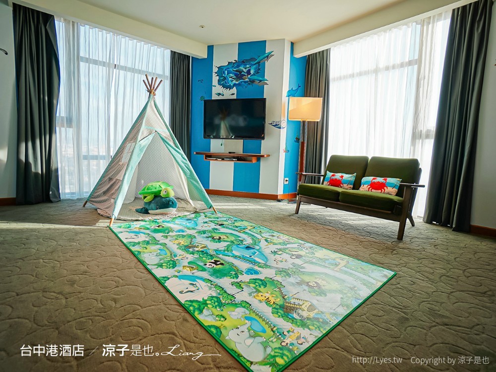 台中港酒店 台中親子飯店 梧棲住宿 海洋親子房、兒童遊戲室 汽車跑道 早餐自助吧吃到飽