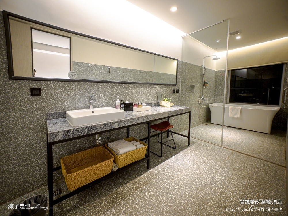 福爾摩沙遊艇酒店 台南安平住宿 台南飯店 遊艇酒店 無邊際泳池 笑笑羊 早餐 台南親子飯店