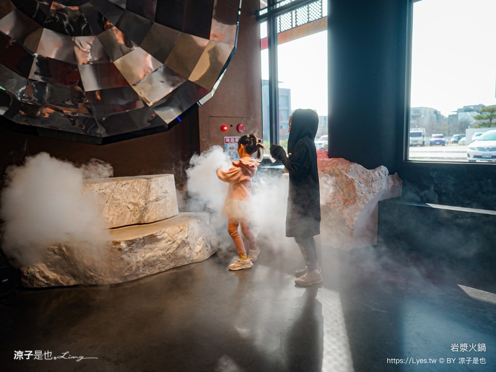 岩漿火鍋 菜單 台中火鍋 麻辣鍋 公益路美食 麻辣鴨血豆腐吃到飽 台中聚餐餐廳 好停車餐廳 推薦必吃