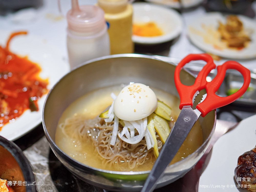 韓食堂 菜單 台北美食 韓式料理 韓國豬腳 水涼麵 辣豆腐鍋 推薦 松山 南京復興站
