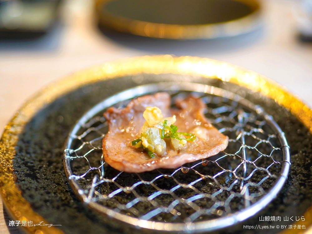 山鯨燒肉 菜單 台中漢口 燒肉美食 生日優惠 停車 訂位 優惠 台中燒肉餐廳推薦 和服 網美必拍 寶箱