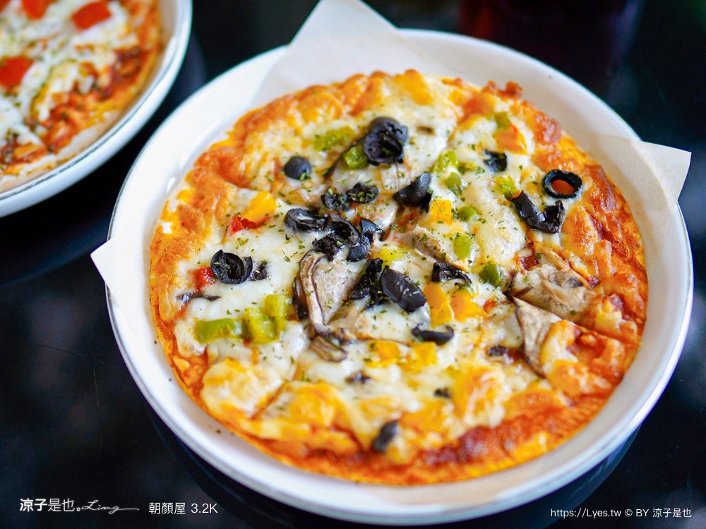 朝顏屋32k 菜單 桃園早午餐 桃園咖啡館 森林系溫室餐廳 披薩 桃園下午茶 隱藏版 貝果 停車 鐵路咖啡