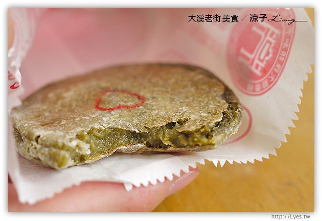 大溪老街-桃園大溪老街必吃美食-金字塔三角湯圓、里長嬤的碗粿、百年油飯、陳媽媽月光餅、和風手工豆腐酪