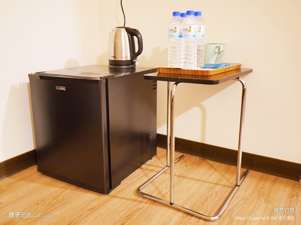 偶然行旅 嘉義飯店 文化路夜市旁 嘉義平價住宿 四人房 車場 文化鹿行旅 房價評價