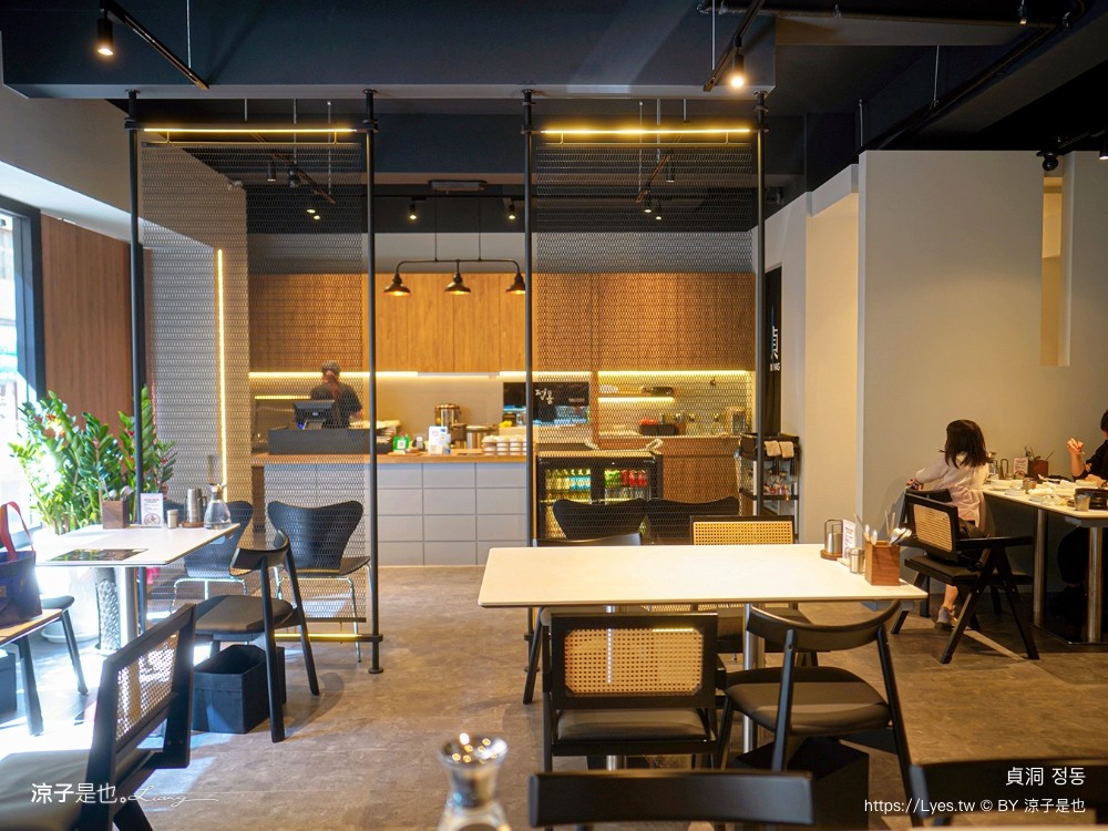 貞洞 菜單 台中韓式料理 韓國人 逢甲夜市美食 豬肉湯飯 海鮮煎餅 馬鈴薯燉排骨湯、辣炒魷魚 醃烤豬肉