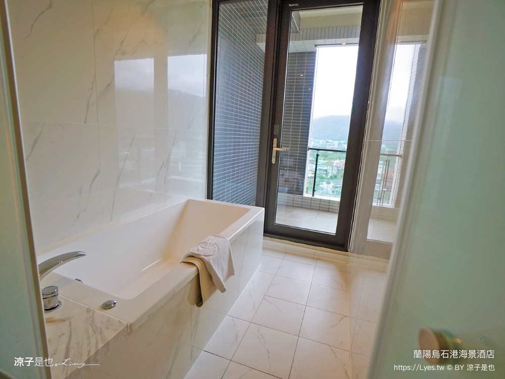 蘭陽烏石港海景酒店 宜蘭頭城住宿 宜蘭親子飯店 龜山島海景房型 童趣親子房 泳池電影院 一泊二食