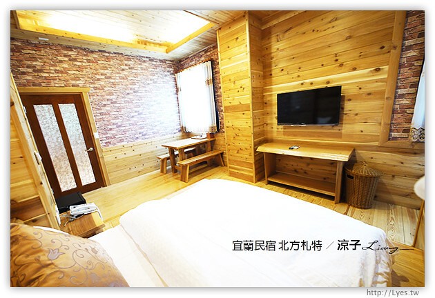 宜蘭民宿-北方札特(古堡館房間篇)-充滿木頭香氣的宜蘭城堡民宿