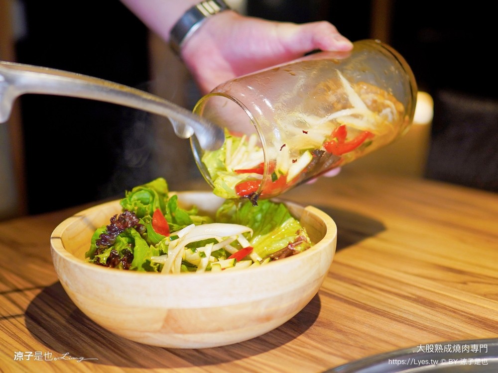 大股熟成燒肉專門 菜單 台中燒肉美食 大股熟成燒肉中科店 厚切牛舌 和牛 推薦必吃 清酒自動販賣機 專人代烤