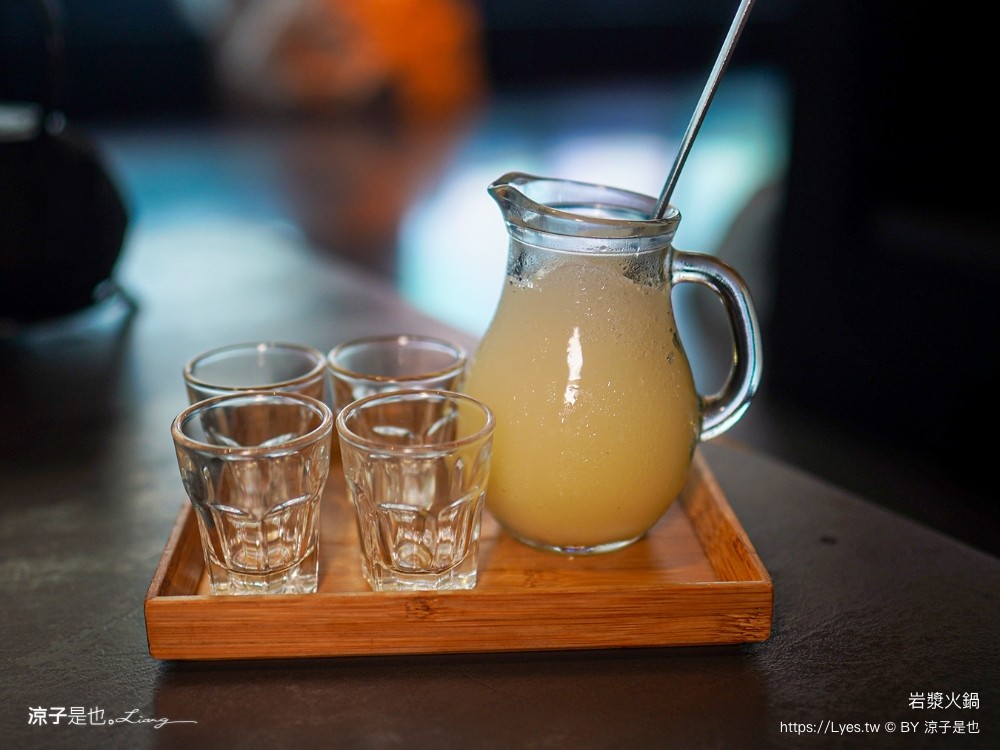岩漿火鍋 菜單 台中火鍋 麻辣鍋 公益路美食 麻辣鴨血豆腐吃到飽 台中聚餐餐廳 好停車餐廳 推薦必吃