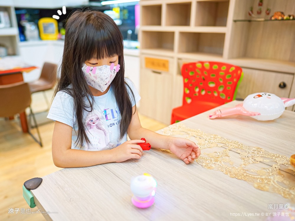 嵐月童心親子民宿 宜蘭包棟親子住宿 戲水池 電動車 溜滑梯房型 早餐 球池 兒童遊戲室