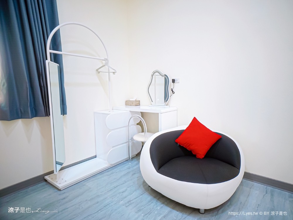 墾丁包棟民宿 屏東住宿 滿州住宿 touch villa 泳池 房型 庭院 卡拉ok 烤肉