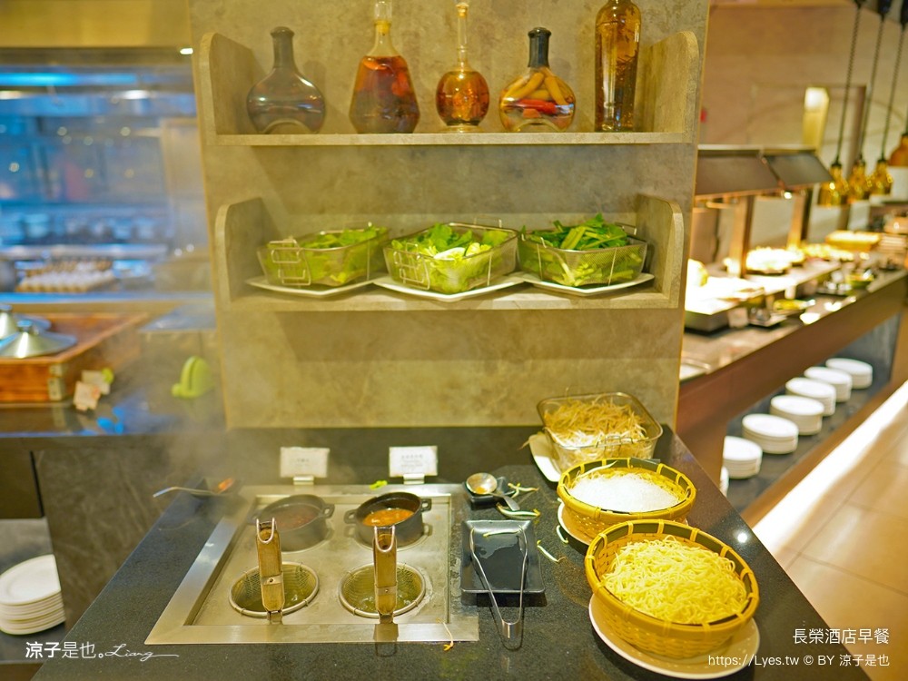 長榮桂冠酒店 台南住宿 台糖長榮台南 游泳池飯店 早餐 評價 親子 遊戲室