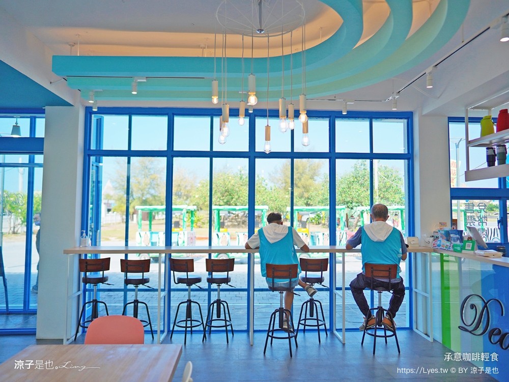 高跟鞋教堂 承意咖啡 菜單 美食推薦 嘉義布袋景點 布袋海景公園 嘉義水上教堂 情侶約會 灰姑娘的玻璃鞋