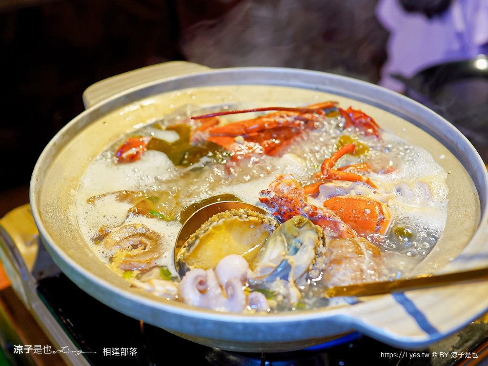 相逢部落 南投豪華露營 價位 懶人露營 一泊三食 調酒無限暢飲 和牛燒肉 龍蝦火鍋 訂房 評價