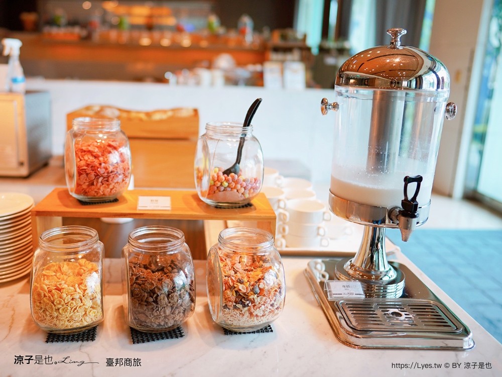 臺邦商旅 安平住宿推薦 房型 早餐 高CP值 台南親子住宿 空中花園 健身房 Gogoro