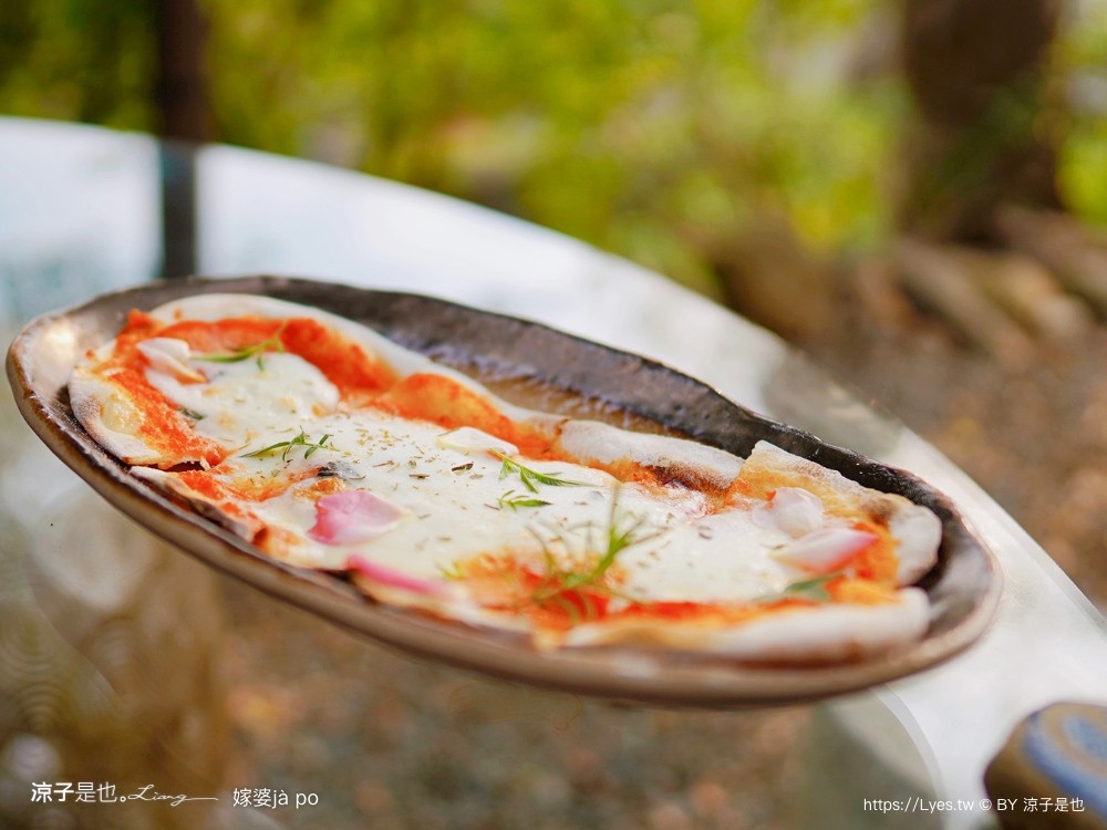 嫁婆咖啡 菜單 埔里秘境咖啡 南投森林系餐廳 樹屋 埔里庭園咖啡 蔬食 披薩 甜點