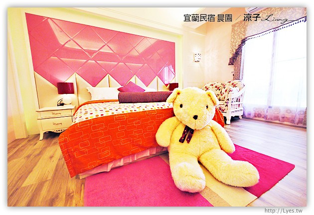 宜蘭民宿-晨園民宿-靠近傳藝中心，每間房都有陽台可以放空的宜蘭民宿