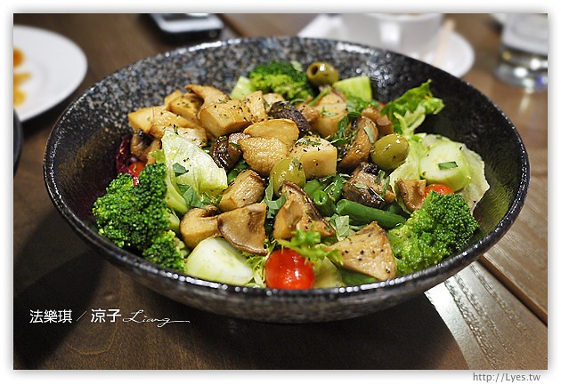 台中-法樂琪 廣三Sogo店-來試試法樂琪的輕食排餐吧！