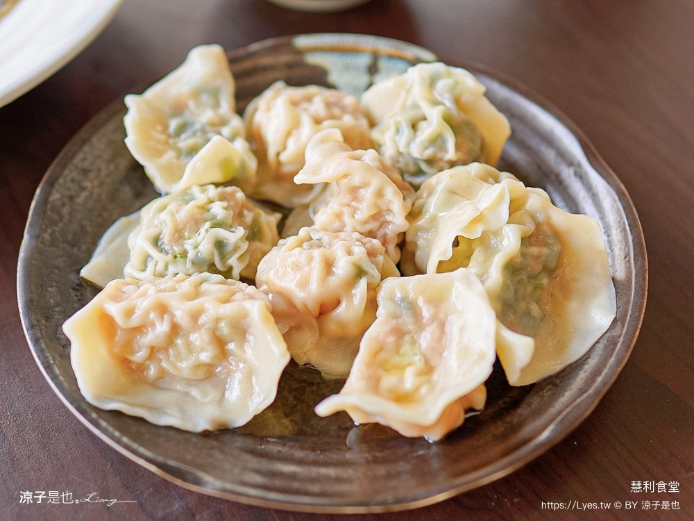 慧利食堂 嘉義太保景點一日遊 嘉義太保美食小吃 故宮南院 三姑姑健康屋 政峰水產 慧利食堂 三食而粒 魔力手作茶 鍋醬幸福小火鍋 夏立克綠豆沙牛奶 魔王雞排