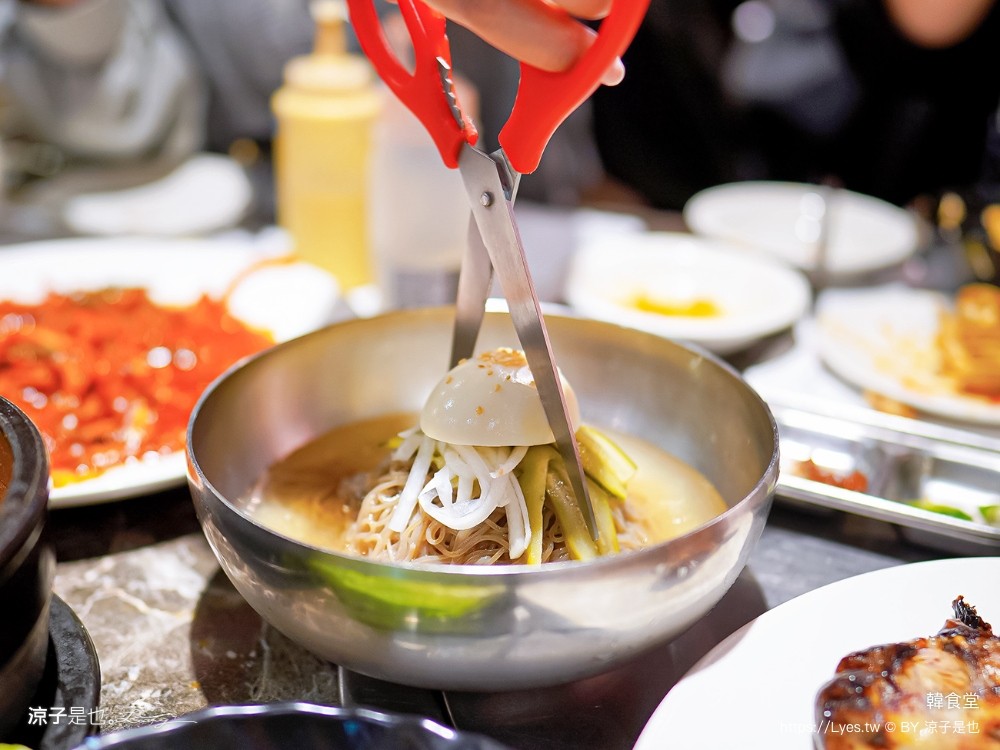 韓食堂 菜單 台北美食 韓式料理 韓國豬腳 水涼麵 辣豆腐鍋 推薦 松山 南京復興站