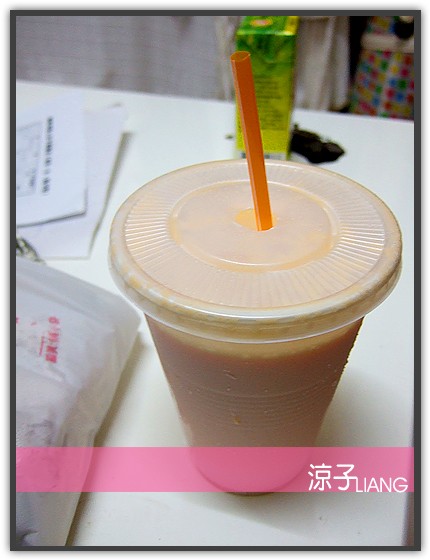 台中小吃-忠孝夜市 清新水果牛乳大王