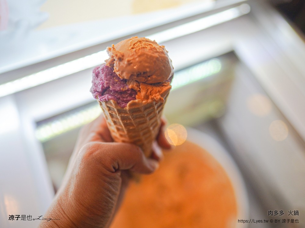 肉多多 火鍋 菜單 台中秀泰店 自助吧吃到飽 石頭湯 麻辣火鍋 生日壽星肉蛋糕 親子餐廳 剝蝦服務 高cp值火鍋 會員 打卡禮