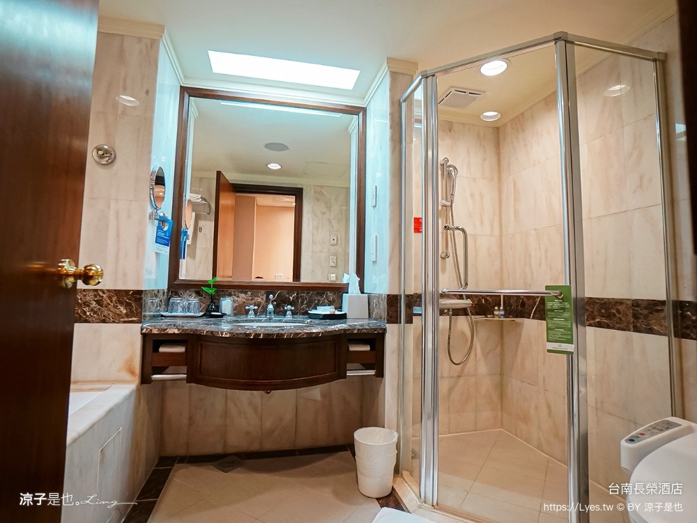 長榮桂冠酒店 台南住宿 台糖長榮台南 游泳池飯店 早餐 評價 親子 遊戲室