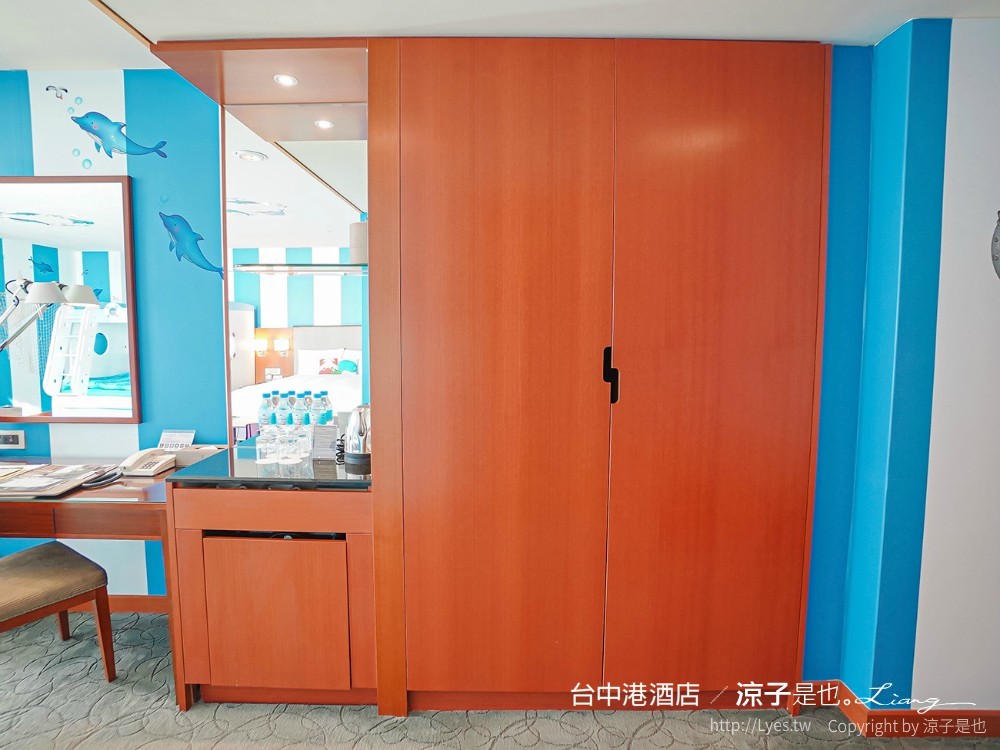 台中港酒店 台中親子飯店 梧棲住宿 海洋親子房、兒童遊戲室 汽車跑道 早餐自助吧吃到飽