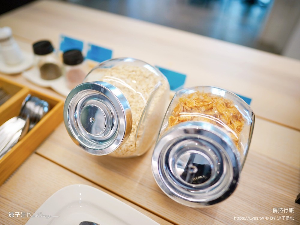 偶然行旅 嘉義飯店 文化路夜市旁 嘉義平價住宿 四人房 車場 文化鹿行旅 房價評價