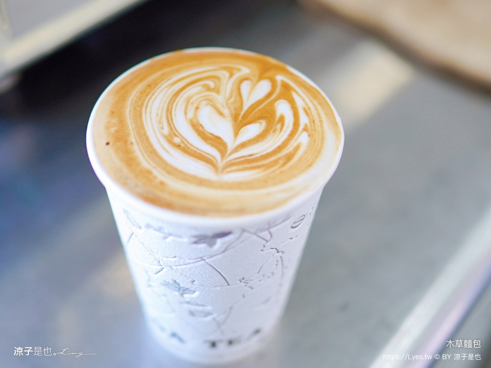 木草麵包 菜單 嘉義布袋美食 生吐司 自有咖啡 拿鐵 爆漿流心q麻糬 漁市場