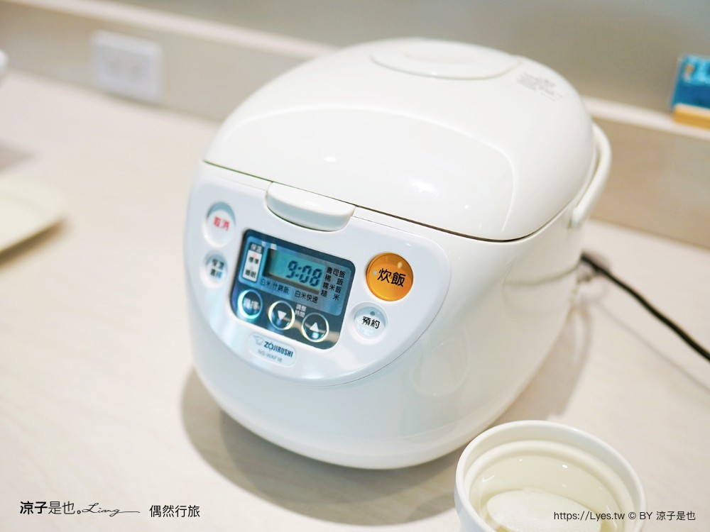 偶然行旅 嘉義飯店 文化路夜市旁 嘉義平價住宿 四人房 車場 文化鹿行旅 房價評價