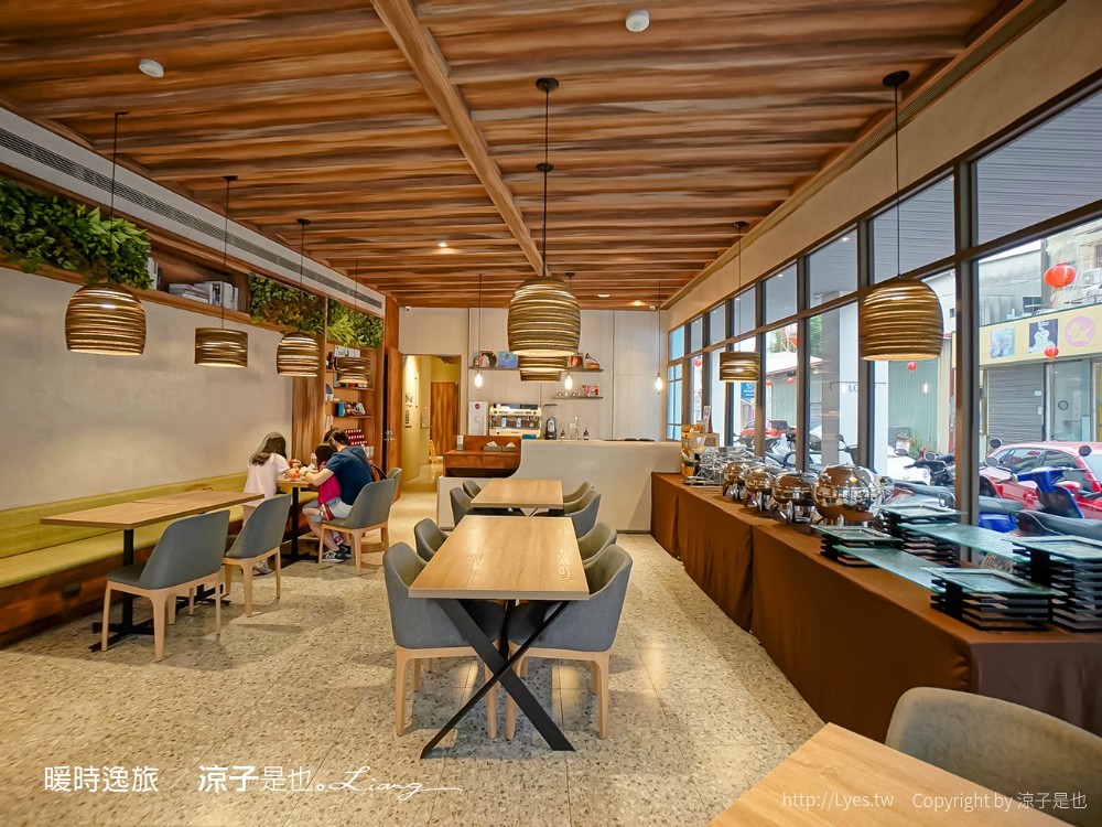 暖時逸旅 早餐 台南住宿 文青復古 國華街 赤嵌樓 永樂市場 台南親子飯店 Somer Hotel 三人房房型 房價