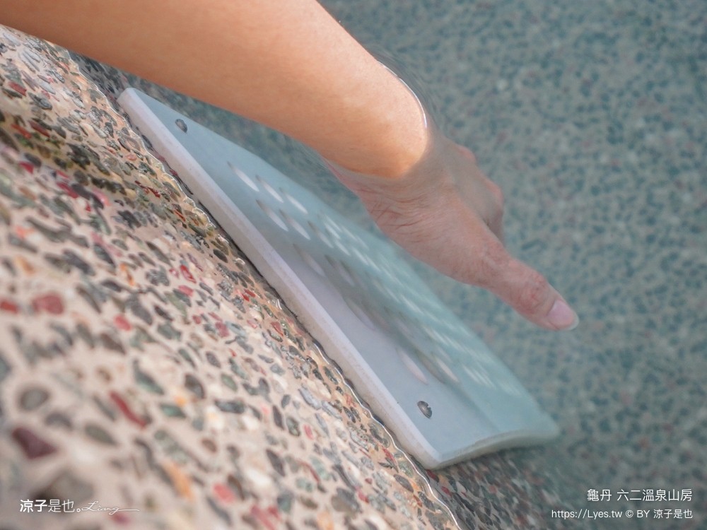 六二溫泉山房 龜丹溫泉住宿 台南溫泉飯店 大眾湯 湯屋 溫水脈衝池 溫水spa按摩池 台南親子住宿